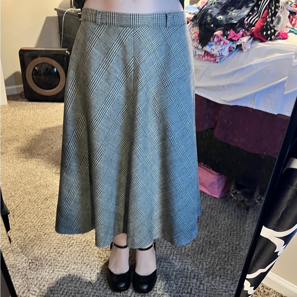 Vintage houndstooth Evan picone long tan and black wool skirt